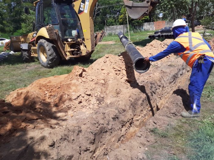 Obras de esgoto nas zonas Sudeste e Leste avançam e irão atender mais de 7 mil teresinenses